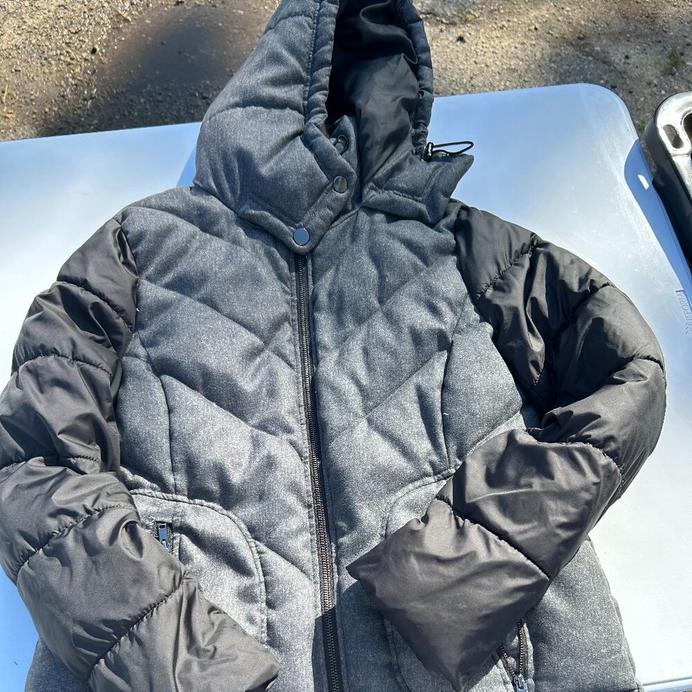 Metaphor Black & Gray Hooded Puffer Coat – Size Medium
